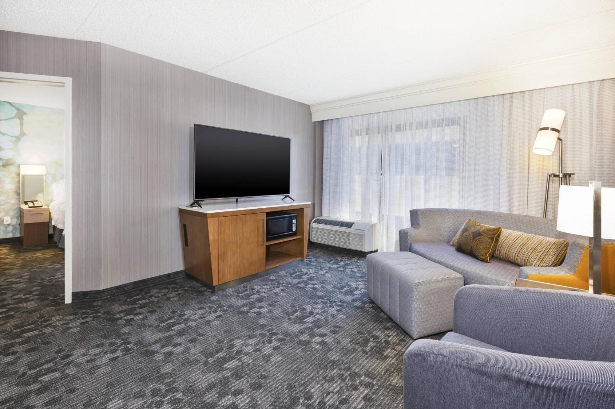 Courtyard By Marriott Secaucus Meadowlands Hotel Bagian luar foto