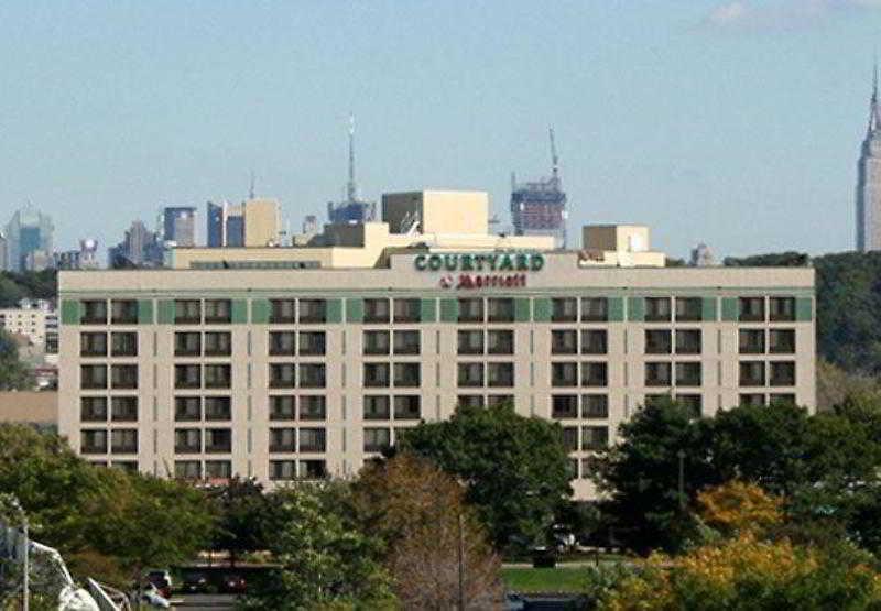 Courtyard By Marriott Secaucus Meadowlands Hotel Bagian luar foto