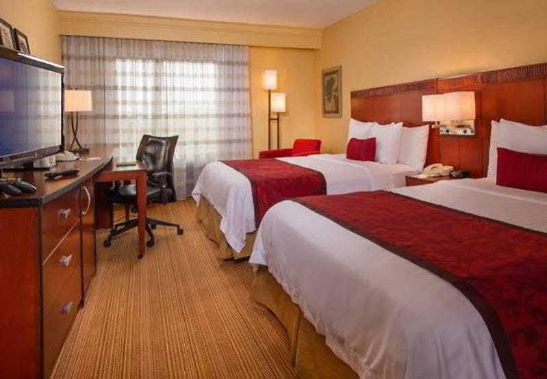 Courtyard By Marriott Secaucus Meadowlands Hotel Bagian luar foto