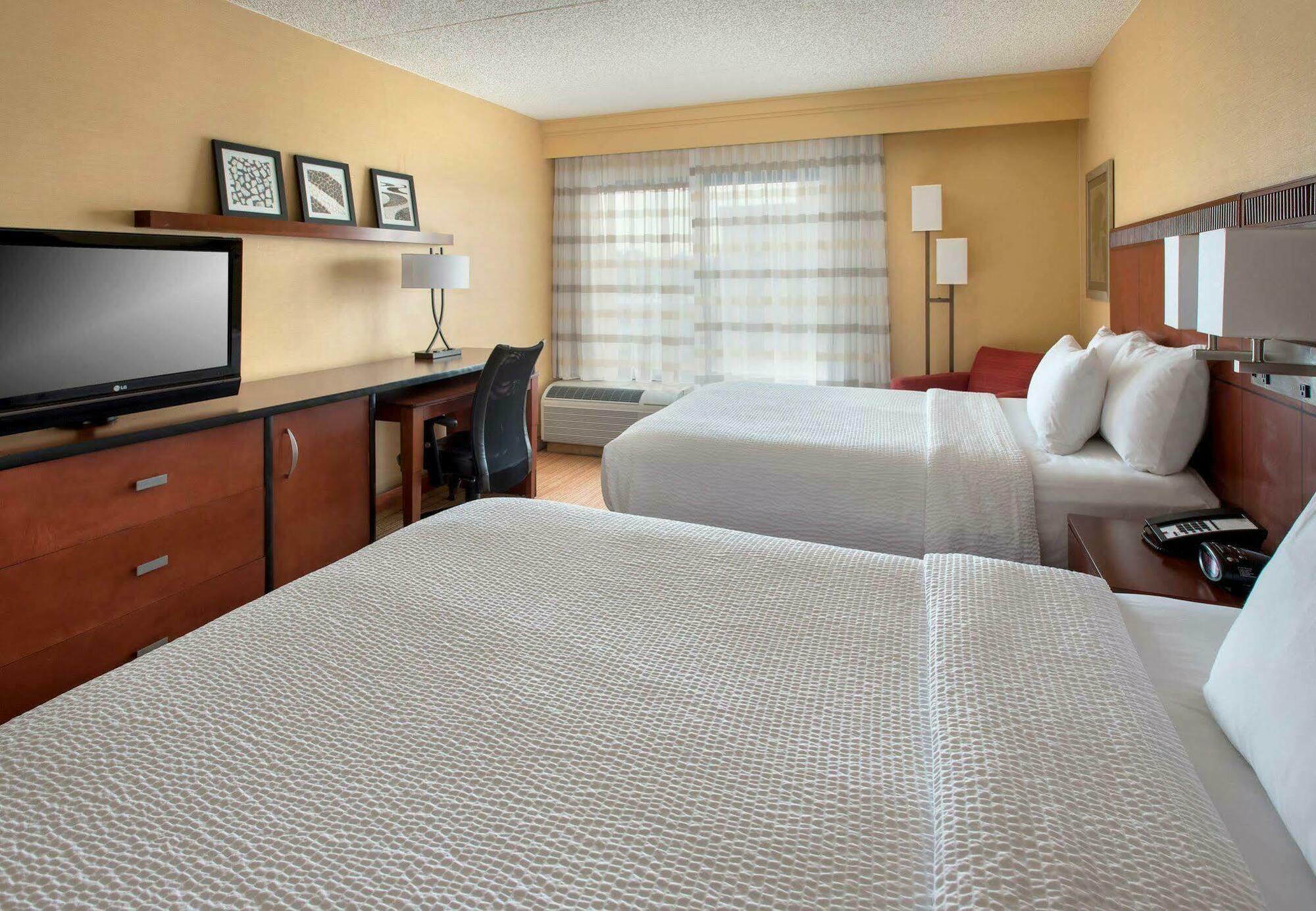 Courtyard By Marriott Secaucus Meadowlands Hotel Bagian luar foto