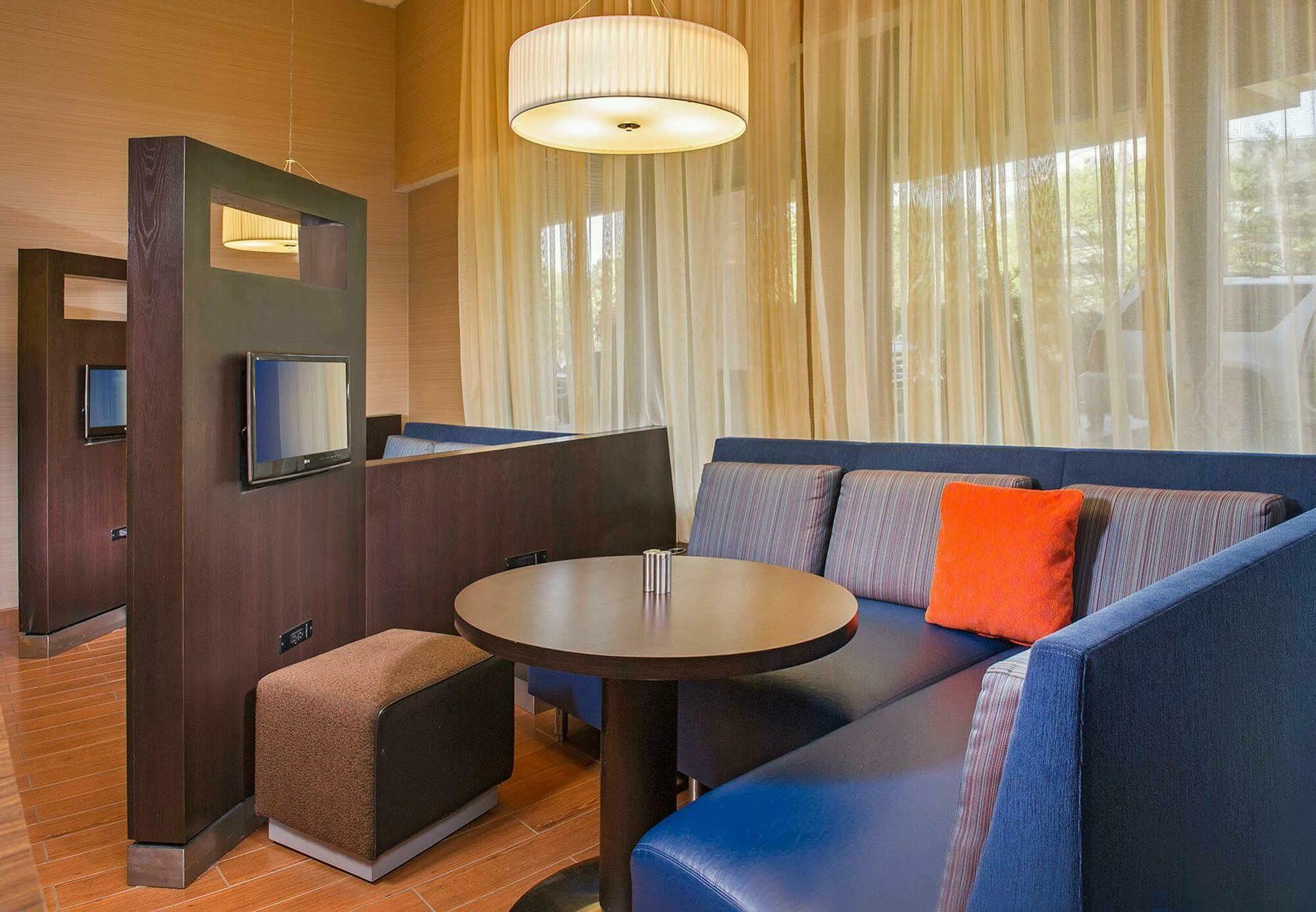 Courtyard By Marriott Secaucus Meadowlands Hotel Bagian luar foto