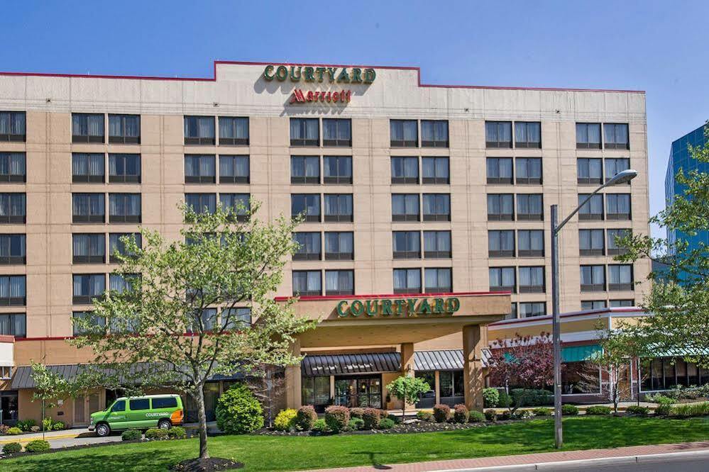 Courtyard By Marriott Secaucus Meadowlands Hotel Bagian luar foto